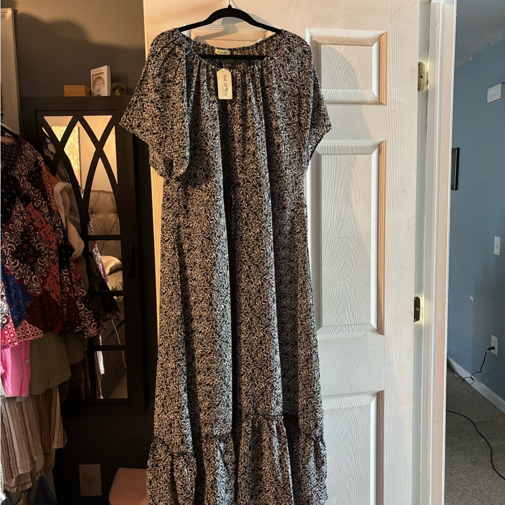 Yak and Yeti Black & White Printed Short-Sleeve Maxi Dress XL